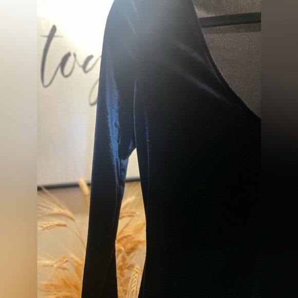 H&M Black Velvet Bodycon Dress - Picture 5 of 6